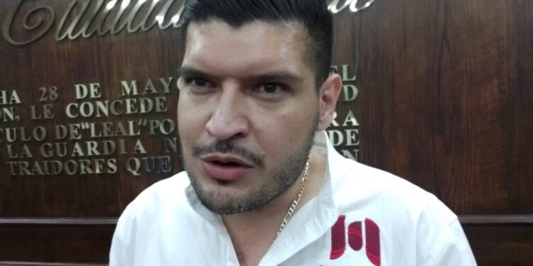 DETIENEN AL ALCALDE DE MATAMOROS Y LE RETIRAN LA VISA POR PRESUNTOS NEXOS CON EL NARCO.