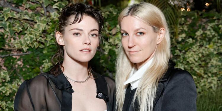 BODA ÍNTIMA Y AUTÉNTICA: KRISTEN STEWART SE CASA 1 BODA ÍNTIMA Y AUTÉNTICA: KRISTEN STEWART SE CASA