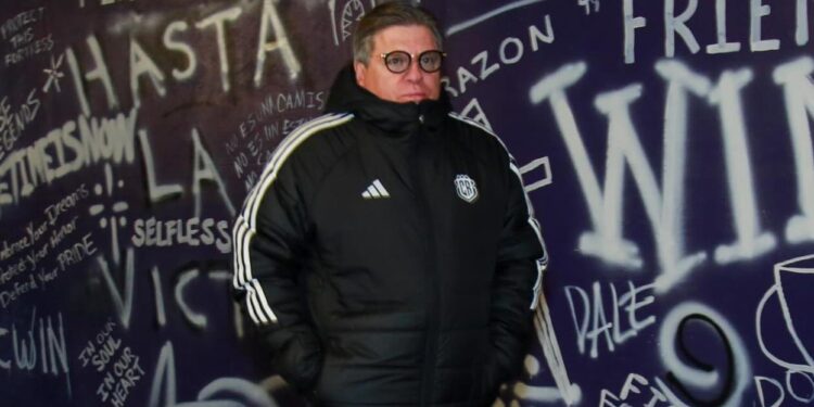 MIGUEL HERRERA ENAMORA A COSTA RICA 1 MIGUEL HERRERA ENAMORA A COSTA RICA