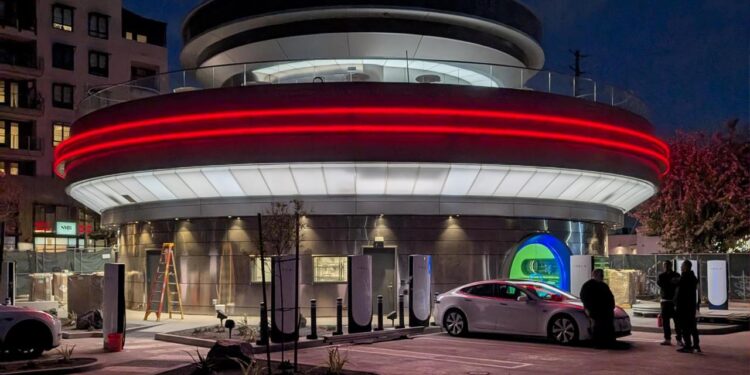 TESLA ENTRA EN CRISIS