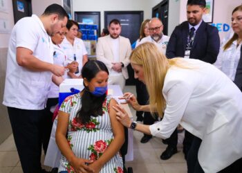 ARRANCA SALUD SEMANA NACIONAL DE VACUNACIÓN; APLICARÁN MÁS DE 103 MIL DOSIS A TODAS LAS EDADES.