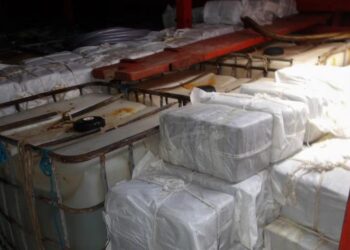 INTERCEPTAN BARCO CON DROGA VALUADA EN $74 MILLONES