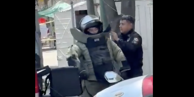 FALSA ALARMA DE BOMBA EN PREPA 5 DE LA UNAM 1 FALSA ALARMA DE BOMBA EN PREPA 5 DE LA UNAM