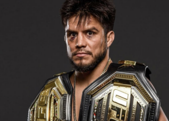 ROBAN CINTURÓN DE CAMPEÓN A HENRY CEJUDO