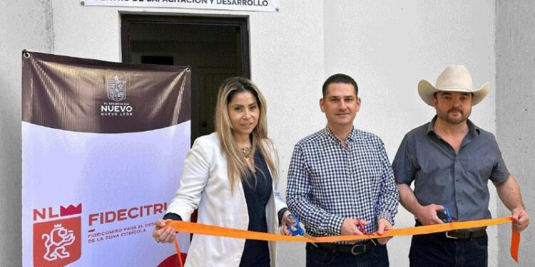 INAUGURA LUIS CAVAZOS CENTRO DE CAPACITACIÓN PARA EMPRENDEDORES EN LA REGIÓN CITRÍCOLA. 1 INAUGURA LUIS CAVAZOS CENTRO DE CAPACITACIÓN PARA EMPRENDEDORES EN LA REGIÓN CITRÍCOLA.