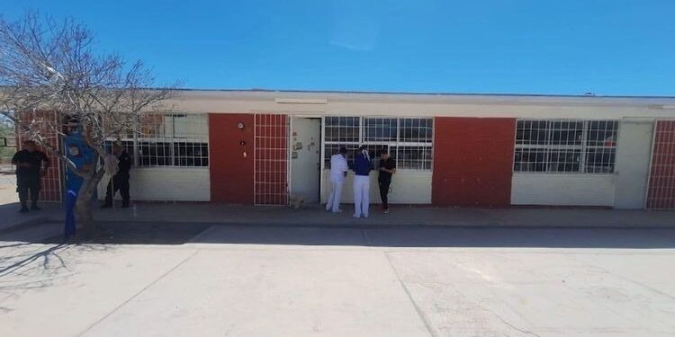 NIÑO SE DESMAYA Y MUERE EN SALÓN DE CLASES 1 NIÑO SE DESMAYA Y MUERE EN SALÓN DE CLASES