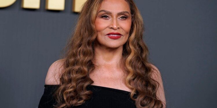 SUPERVIVENCIA Y FUERZATina Knowles venció el cáncer de mama en secreto