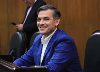 PIDE MAURO GUERRA INCLUIR A ALCALDES, ESPECIALISTAS Y CÁMARAS EN COMISIÓN AMBIENTAL METROPOLITANA.