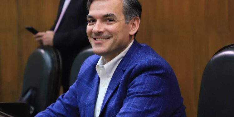 PIDE MAURO GUERRA INCLUIR A ALCALDES, ESPECIALISTAS Y CÁMARAS EN COMISIÓN AMBIENTAL METROPOLITANA.