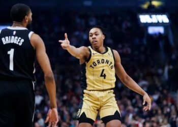 JA MORANT, MULTADO OTRA VEZ POR SIMULAR ARMAS EN PLENO JUEGO