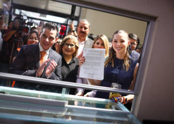 PRESENTAN MIKE Y MARIANA INICIATIVA PARA ENDURECER SANCIONES POR ABANDONO DE MENORES EN NL