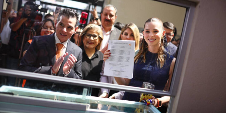 PRESENTAN MIKE Y MARIANA INICIATIVA PARA ENDURECER SANCIONES POR ABANDONO DE MENORES EN NL 1 PRESENTAN MIKE Y MARIANA INICIATIVA PARA ENDURECER SANCIONES POR ABANDONO DE MENORES EN NL