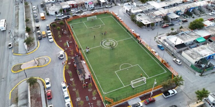 CONVIERTEN EN SALINAS VICTORIA LLANOS EN CANCHAS SINTÉTICAS; INAUGURA RAÚL CANTÚ ESPACIOS PÚBLICOS EQUIPADOS CON CÉSPED ARTIFICIAL, GRADAS E ILUMINACIÓN LED 1 CONVIERTEN EN SALINAS VICTORIA LLANOS EN CANCHAS SINTÉTICAS; INAUGURA RAÚL CANTÚ ESPACIOS PÚBLICOS EQUIPADOS CON CÉSPED ARTIFICIAL, GRADAS E ILUMINACIÓN LED