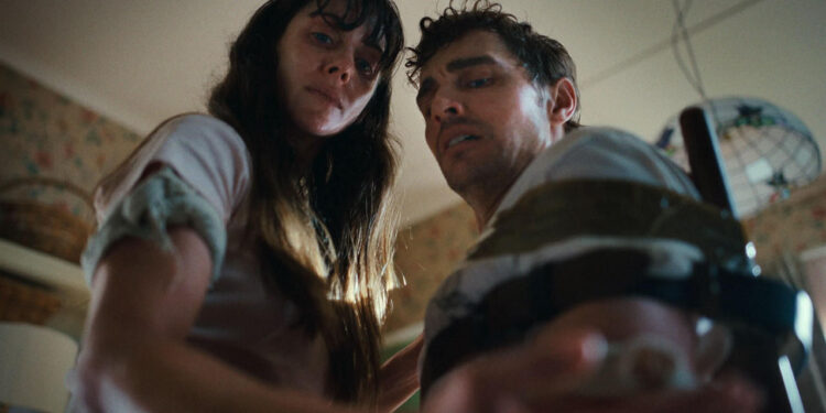 "TOGETHER": UNA NUEVA PERSPECTIVA DEL TERROR CORPORAL CON DAVE FRANCO Y ALISON BRIE 1 “TOGETHER”: UNA NUEVA PERSPECTIVA DEL TERROR CORPORAL CON DAVE FRANCO Y ALISON BRIE