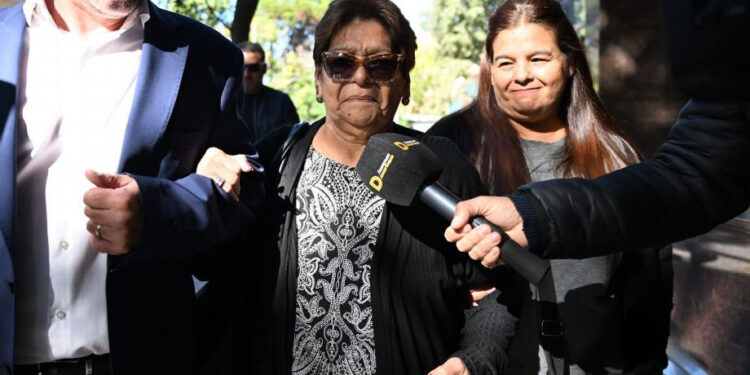 JUICIO POR LA MUERTE DE MARADONA: ACUSACIONES ENTRE HERMANAS E HIJAS 1 JUICIO POR LA MUERTE DE MARADONA: ACUSACIONES ENTRE HERMANAS E HIJAS