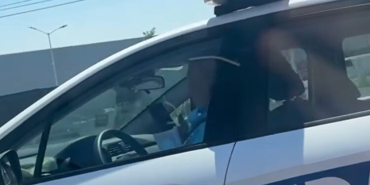 CAPTAN A TRÁNSITO DE SAN NICOLÁS USANDO EL CELULAR AL CONDUCIR 1 CAPTAN A TRÁNSITO DE SAN NICOLÁS USANDO EL CELULAR AL CONDUCIR