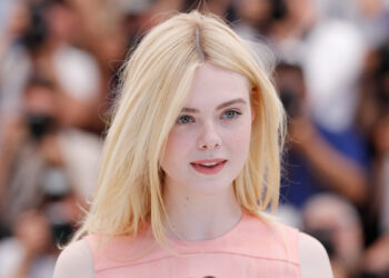 ELLE FANNING PODRÍA INTERPRETAR A EFFIE TRINKET EN NUEVA ENTREGA DE LOS JUEGOS DEL HAMBRE