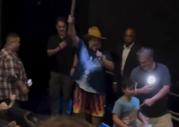 JACK BLACK SORPRENDE A FANS EN PROYECCIÓN DE MINECRAFT Y PIDE RESPETO DURANTE LA FUNCIÓN