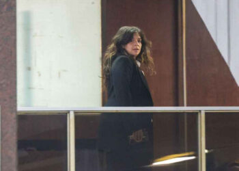 DALMA MARADONA DECLARA EN JUICIO: “SI HUBIERAN HECHO SU TRABAJO, PAPÁ ESTARÍA VIVO”