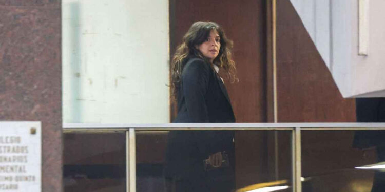 DALMA MARADONA DECLARA EN JUICIO: “SI HUBIERAN HECHO SU TRABAJO, PAPÁ ESTARÍA VIVO”