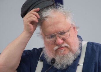 GEORGE R.R. MARTIN ADMITE 13 AÑOS DE RETRASO CON “VIENTOS DE INVIERNO”