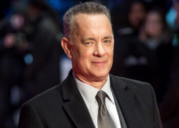 TOM HANKS QUIERE INTERPRETAR A UN PERSONAJE POCO ESPERADO DEL UNIVERSO DE SHERLOCK HOLMES