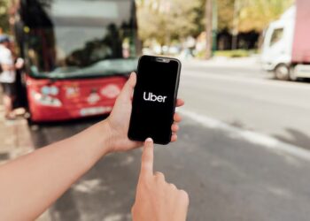CONDUCTORES DE UBER, DIDI E INDRIVE TENDRÁN QUE IDENTIFICARSE VISUALMENTE