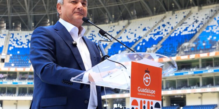 LANZA HÉCTOR GARCÍA TARJETA ´CRECEMOS’ PARA APOYAR A POBLACIÓN VULNERABLE DE GUADALUPE. 1 LANZA HÉCTOR GARCÍA TARJETA ´CRECEMOS’ PARA APOYAR A POBLACIÓN VULNERABLE DE GUADALUPE.