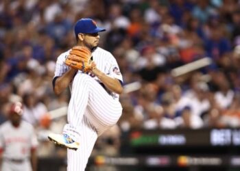 YANKEES COLOCAN A CARLOS CARRASCO EN ASIGNACIÓN