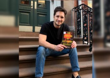 BONETA DEBUTA COMO NOVELISTA