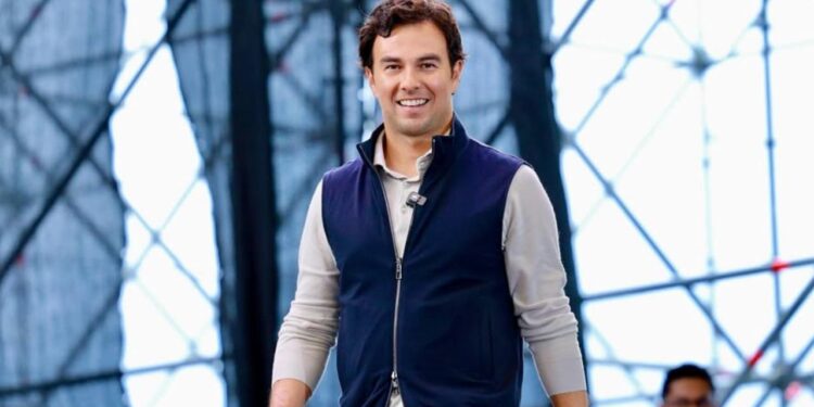 CHECO PÉREZ LIDERA EL DEBUT DE CADILLAC EN F1 1 CHECO PÉREZ LIDERA EL DEBUT DE CADILLAC EN F1