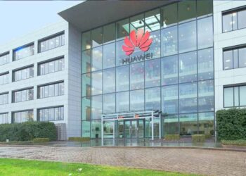 HUAWEI DESAFÍA A WINDOWS; LANZA SU PRIMERA COMPUTADORA CON LINUX EN PLENA TENSIÓN CON EE.UU.**