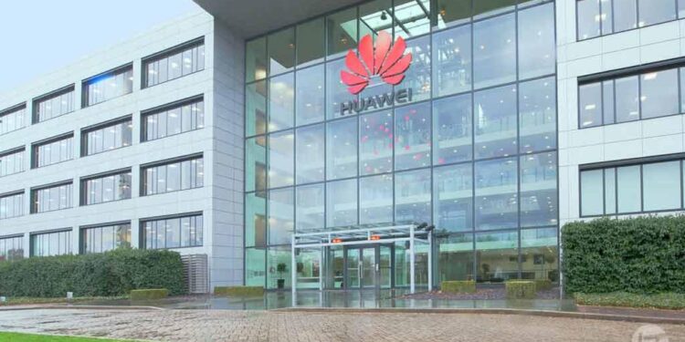HUAWEI DESAFÍA A WINDOWS; LANZA SU PRIMERA COMPUTADORA CON LINUX EN PLENA TENSIÓN CON EE.UU.** 1 HUAWEI DESAFÍA A WINDOWS; LANZA SU PRIMERA COMPUTADORA CON LINUX EN PLENA TENSIÓN CON EE.UU.**
