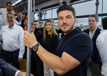 INICIA SAMUEL GARCÍA OPERACIÓN DE TRANSMETRO ELÉCTRICO GARZA SADA -CARRETERA NACIONAL; SERVICIO BENEFICIARÁ A 25 MIL ESTUDIANTES.