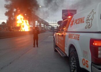 COLAPSA AV. MIGUEL ALEMÁN POR INCENDIO DE GRÚA EN OBRAS DE LÍNEA 6 DEL METRO. 