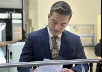 PROPONE JESÚS ELIZONDO ELIMINAR CADENEROS EN ANTROS Y BARES DE NL; PRESENTA DIPUTADO DE MORENA INICIATIVA PARA ERRADICAR DISCRIMINACIÓN.