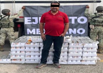 DETENIDO TRANSPORTANDO DROGA EN LATAS DE MANGO 5 DETENIDO TRANSPORTANDO DROGA EN LATAS DE MANGO