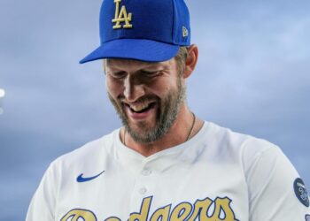 KERSHAW REGRESA DONDE MÁS LO NECESITAN