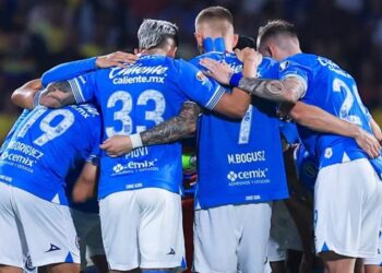 CRUZ AZUL DERROTA AL AMÉRICA EN SEMIFINAL DE IDA