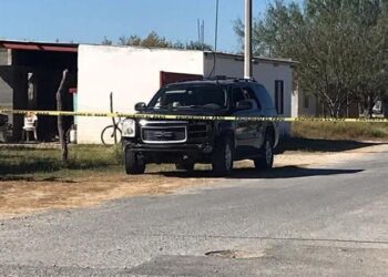 DETIENE FUERZA CIVIL A 4 Y ASEGURA VEHÍCULOS Y ARMAS TRAS ENFRENTAMIENTO Y PERSECUCIÓN EN DR. COSS.