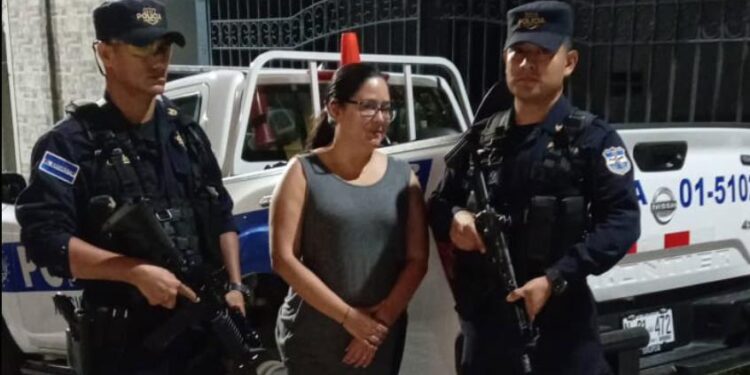 ARRESTO POLÉMICO DE ABOGADA; ONG DENUNCIA REPRESIÓN EN EL SALVADOR