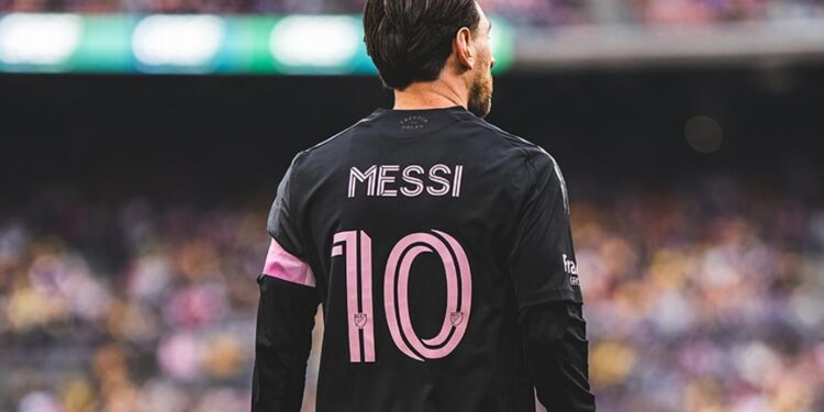 MESSI, EL MEJOR FUTBOLISTA DE LA HISTORIA SEGÚN IFFHS 1 MESSI, EL MEJOR FUTBOLISTA DE LA HISTORIA SEGÚN IFFHS