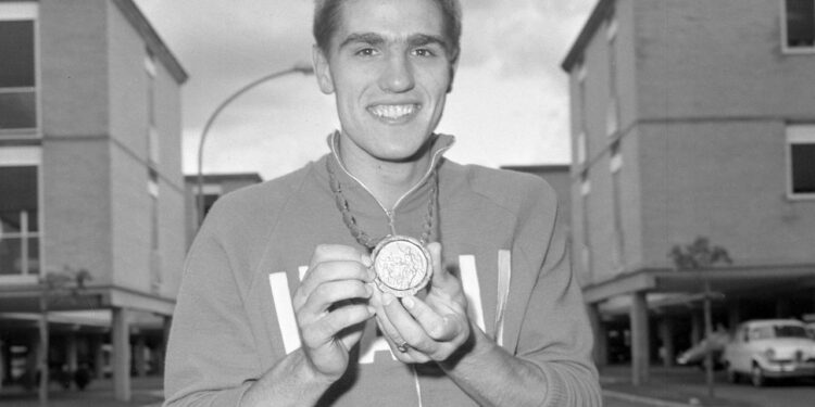 ADIÓS A UN CAMPEÓN; NINO BENVENUTI, LEYENDA DEL BOXEO, MUERE A LOS 87 AÑOS 1 ADIÓS A UN CAMPEÓN; NINO BENVENUTI, LEYENDA DEL BOXEO, MUERE A LOS 87 AÑOS