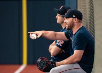 LIAM HENDRIKS DENUNCIA AMENAZAS DE MUERTE TRAS PARTIDO CON LOS RED SOX