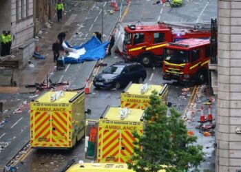 QUINTA NOTA: TRAGEDIA EN LIVERPOOL: ATROPELLO MASIVO DEJA 65 HERIDOS DURANTE CELEBRACIÓN