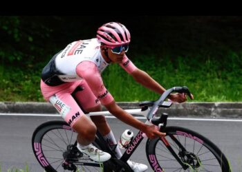 ISAAC DEL TORO TRIUNFA EN ETAPA 17