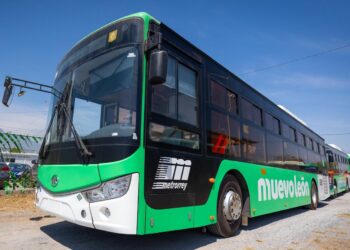 ENTREGA SAMUEL NUEVOS CAMIONES DE TRANSMETRO; PASA ESTADO DE 90 A 400 UNIDADES EN LO QUE VA DEL SEXENIO.