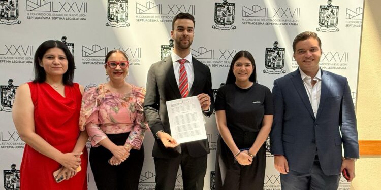 PROPONEN GARANTIZAR ATENCIÓN PSICOLÓGICA Y MÉDICA PARA NIÑAS, NIÑOS Y ADOLESCENTES VÍCTIMAS DE VIOLENCIA 1 PROPONEN GARANTIZAR ATENCIÓN PSICOLÓGICA Y MÉDICA PARA NIÑAS, NIÑOS Y ADOLESCENTES VÍCTIMAS DE VIOLENCIA