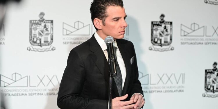 PROPONE MIKE FLORES REFORMA CONTRA EL ACOSO SEXUAL EN ESPACIOS PÚBLICOS 1 PROPONE MIKE FLORES REFORMA CONTRA EL ACOSO SEXUAL EN ESPACIOS PÚBLICOS