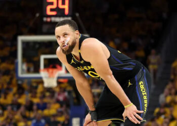 STEPHEN CURRY MANTIENE VIVA LA ESPERANZA DE REGRESAR EN UN POSIBLE JUEGO 6 ANTE TIMBERWOLVES